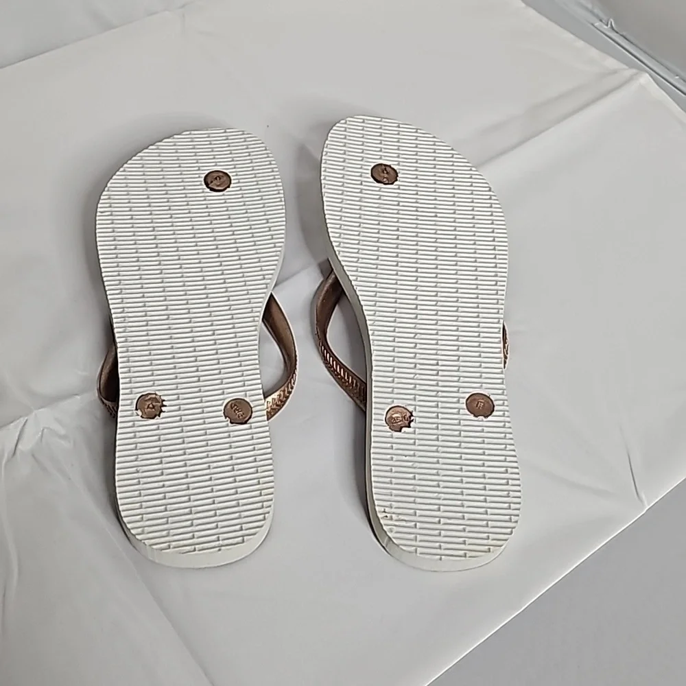 NWOT Havaianas Flip Flops - Picture 4 of 4